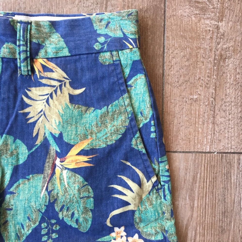 SOLD    Old Navy 🌿 Tropical Ultimate Slim Shorts - Picture 3 of 8